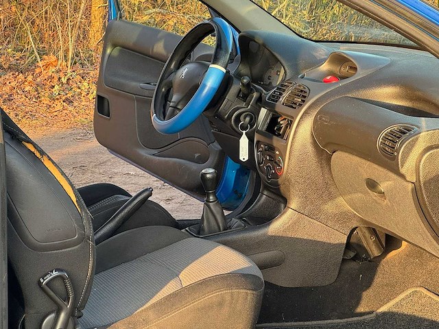 Peugeot - 2003 - 206 - 1.1 x-line - 56-lv-dn - afbeelding 2 van  7