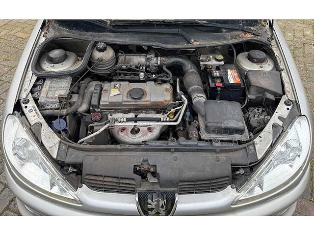 Peugeot - 2005 - 206 - 1.4 air-line 2 - personenauto - afbeelding 8 van  12