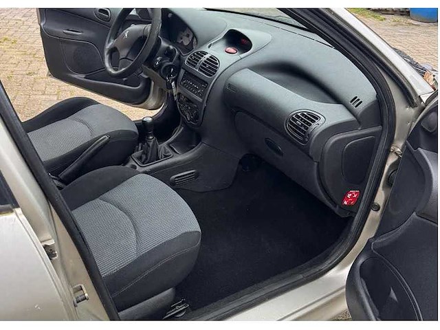 Peugeot - 2005 - 206 - 1.4 air-line 2 - personenauto - afbeelding 12 van  12