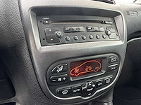 Peugeot - 2005 - 206 cc - 2.0-16v griffe - 19-rr-gk - afbeelding 9 van  10
