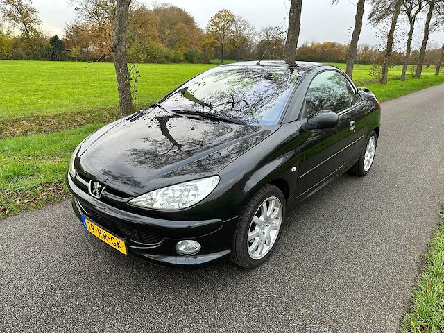 Peugeot - 2005 - 206 cc - 2.0-16v griffe - 19-rr-gk - afbeelding 1 van  10