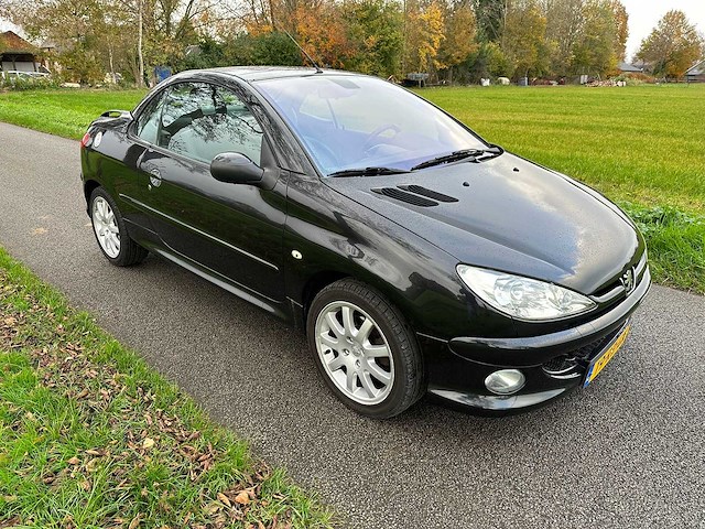 Peugeot - 2005 - 206 cc - 2.0-16v griffe - 19-rr-gk - afbeelding 3 van  10