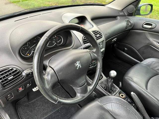 Peugeot - 2005 - 206 cc - 2.0-16v griffe - 19-rr-gk - afbeelding 6 van  10