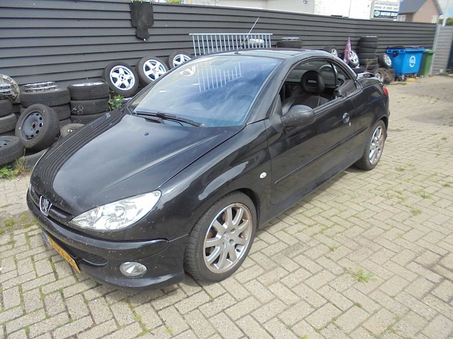 Peugeot - 2005 - 206 cc - 2.0-16v griffe - 71-rv-vk - afbeelding 3 van  11