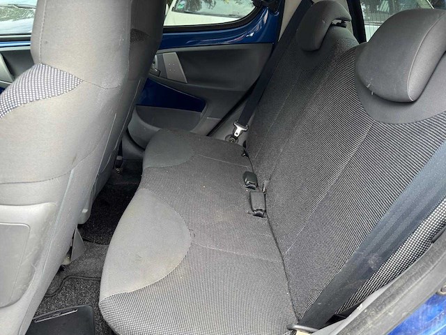 Peugeot - 2006 - 107 - 1.0-12v xs - sh-337-j - afbeelding 7 van  16