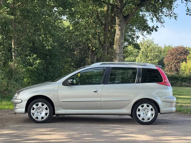 Peugeot - 2006 - 206 sw - automaat - 1.6-16v air-line 3 - 22-sg-bj - afbeelding 7 van  10