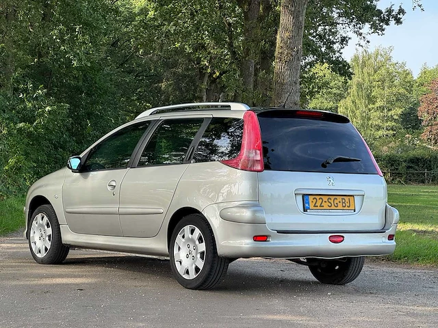 Peugeot - 2006 - 206 sw - automaat - 1.6-16v air-line 3 - 22-sg-bj - afbeelding 6 van  10
