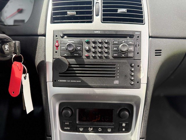 Peugeot - 2006 - 307 - 1.6-16v oxygo - 58-tg-hb - afbeelding 2 van  13