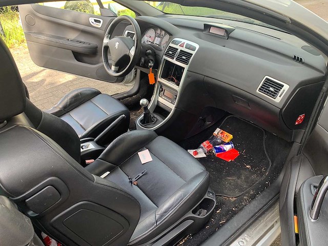 Peugeot - 2006 - 307 cc - 2.0-16v sport - 41-xl-vv - afbeelding 8 van  17