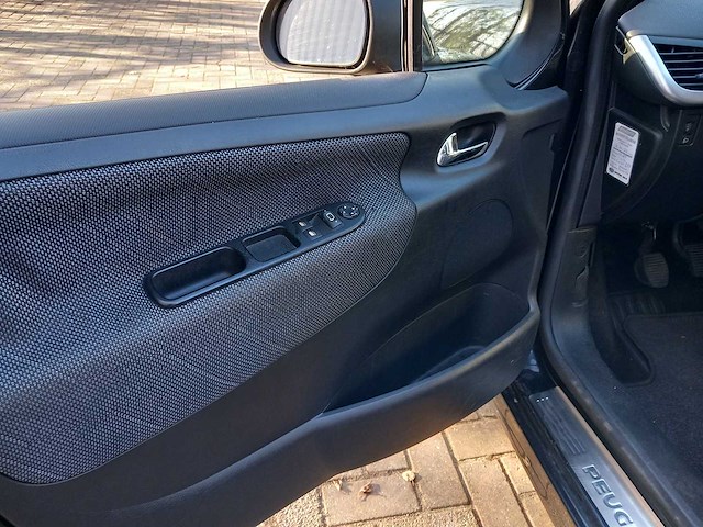 Peugeot - 2007 - 207 - 1.6-16v xs pack - personenauto - afbeelding 12 van  17
