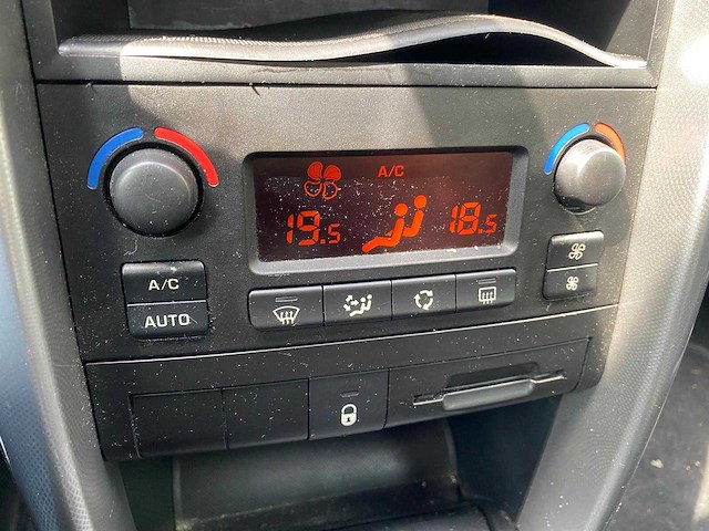 Peugeot - 2007 - 207 - 1.6 vti xs pack - 71-xb-kb - afbeelding 3 van  19