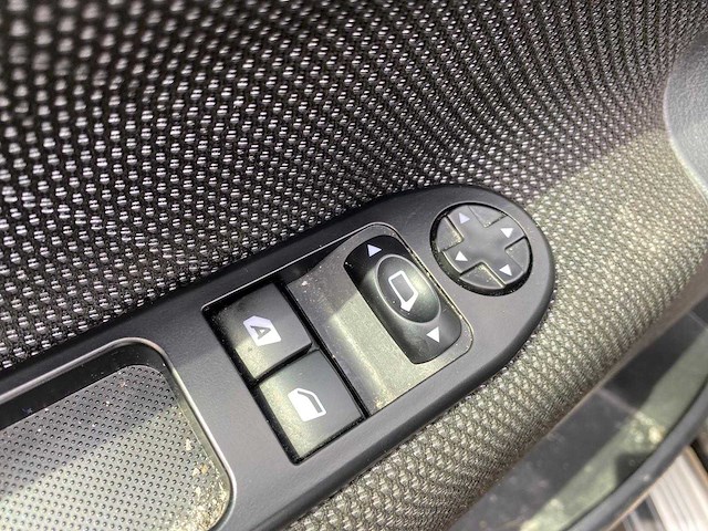 Peugeot - 2007 - 207 - 1.6 vti xs pack - 71-xb-kb - afbeelding 5 van  19