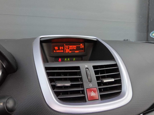 Peugeot - 2007 - 207 cc - 1.6 vti - 66-xk-rk - afbeelding 21 van  21
