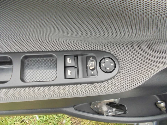 Peugeot - 2007 - 207 cc - 1.6 vti - personenauto - afbeelding 12 van  14