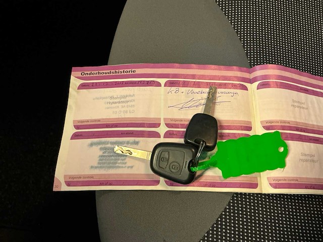 Peugeot - 2008 - 107 - 1.0-12v xs - personenauto - afbeelding 17 van  20