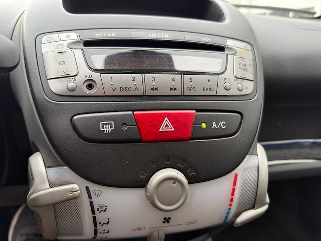 Peugeot - 2008 - 107 - 1.0-12v xs - personenauto - afbeelding 6 van  20