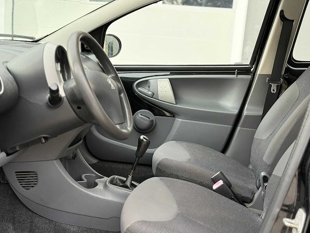 Peugeot - 2008 - 107 - 1.0-12v xs - personenauto - afbeelding 8 van  20