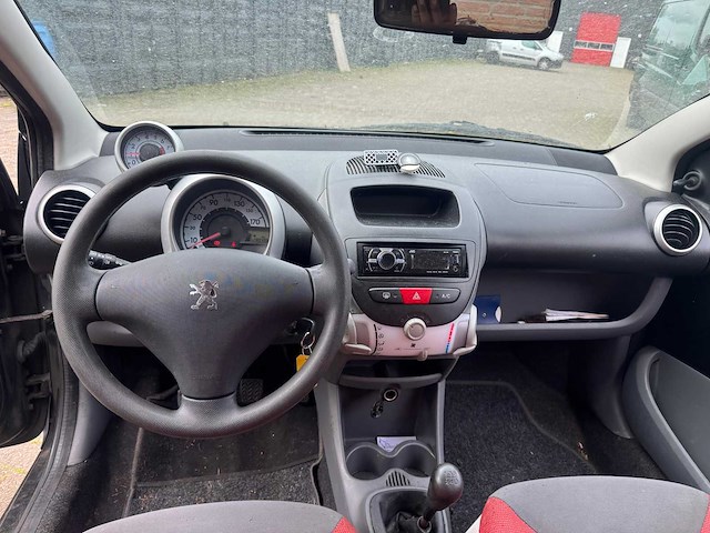 Peugeot - 2008 - 107 - 1.0-12v xs urban m. - personenauto - afbeelding 4 van  8