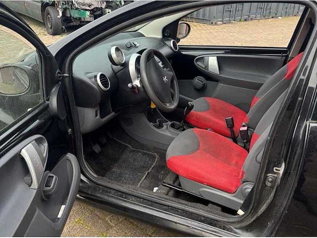 Peugeot - 2008 - 107 - 1.0-12v xs urban m. - personenauto - afbeelding 6 van  8