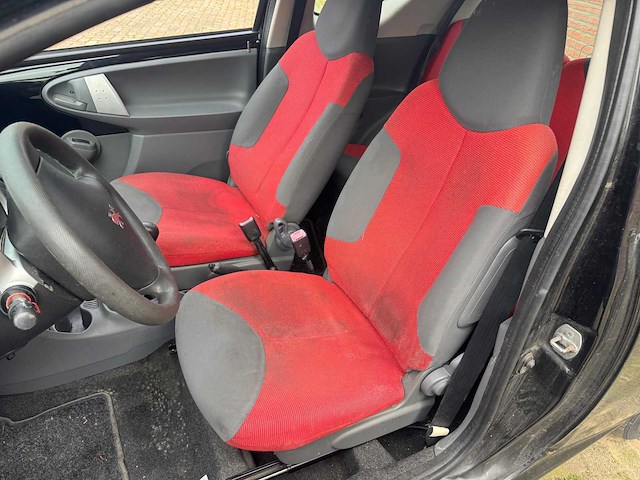 Peugeot - 2008 - 107 - 1.0-12v xs urban m. - personenauto - afbeelding 7 van  8