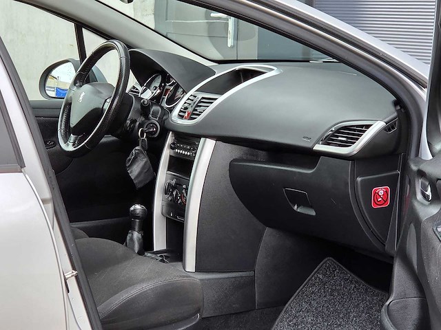 Peugeot - 2008 - 207 - 1.4 vti cool 'n blue - 32-jvh-7 - afbeelding 11 van  22