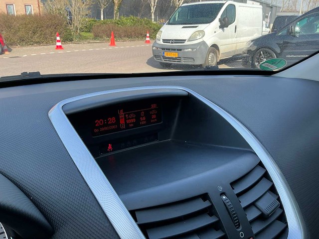Peugeot - 2008 - 207 sw - 1.6 vti xs - personenauto (20-zn-tp) - afbeelding 4 van  29