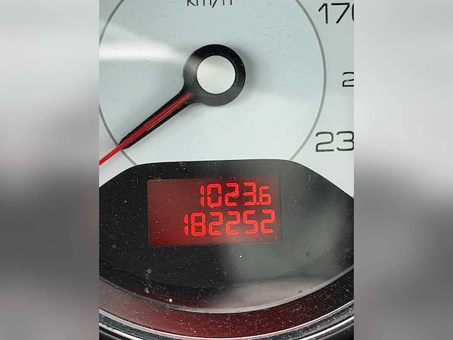 Peugeot - 2008 - 308 - 1.6 vti xs - 93-zk-bh - personenauto - afbeelding 5 van  13