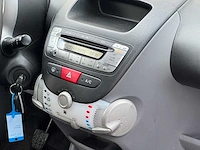 Peugeot - 2009 - 107 - 1.0-12v sublime - 03-khr-3 - afbeelding 2 van  12