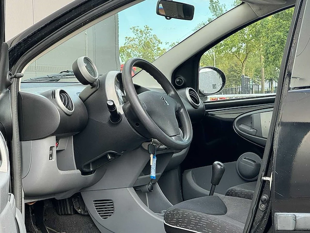 Peugeot - 2009 - 107 - 1.0-12v sublime - 03-khr-3 - afbeelding 10 van  12