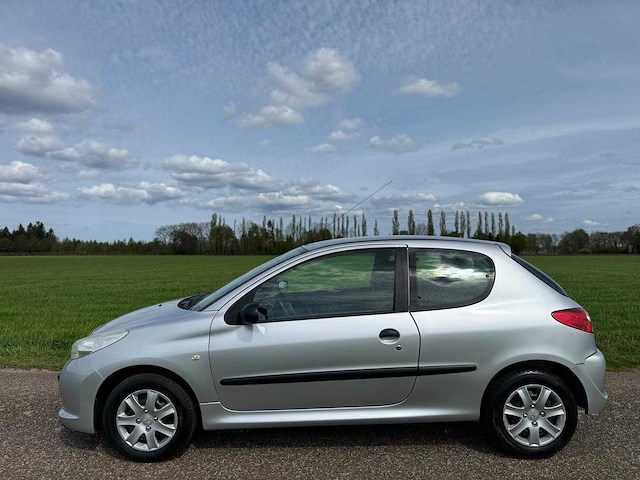 Peugeot - 2009 - 206 + - 1.1 xr - 18-kgp-7 - afbeelding 3 van  10