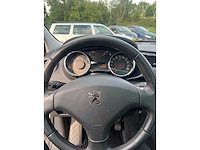 Peugeot - 2009 - 3008 - personenauto - afbeelding 2 van  11