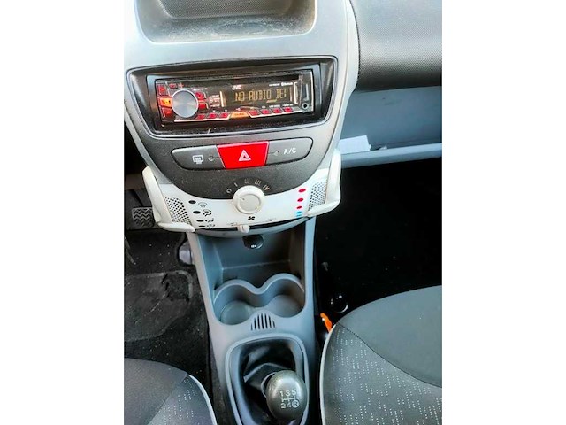 Peugeot - 2010 - 107 - 1.0-12v xs - 81-nln-2 - afbeelding 2 van  13