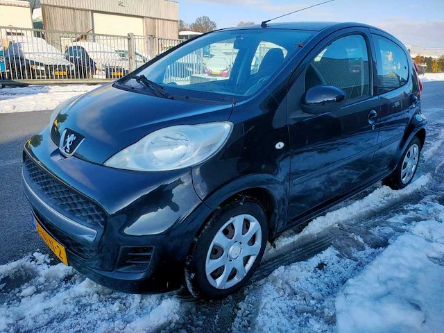 Peugeot - 2010 - 107 - 1.0-12v xs - 81-nln-2 - afbeelding 1 van  13