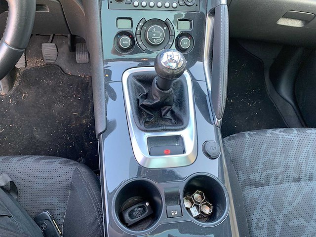 Peugeot - 2010 - 3008 - 1.6 vti st - 01-rxz-2 - afbeelding 8 van  10