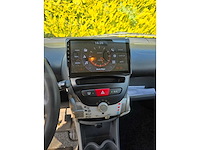 Peugeot - 2011 - 107 - 1.0-12v xr - personenauto 53rnv3 - afbeelding 8 van  19