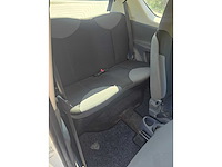 Peugeot - 2011 - 107 - 1.0-12v xr - personenauto 53rnv3 - afbeelding 3 van  3