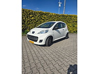 Peugeot - 2011 - 107 - 1.0-12v xr - personenauto 53rnv3