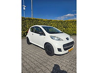 Peugeot - 2011 - 107 - 1.0-12v xr - personenauto 53rnv3 - afbeelding 15 van  19