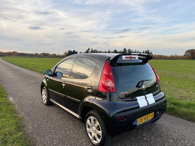 Peugeot - 2011 - 107 - 1.0-12v xs - 38-rbt-4 - afbeelding 8 van  10