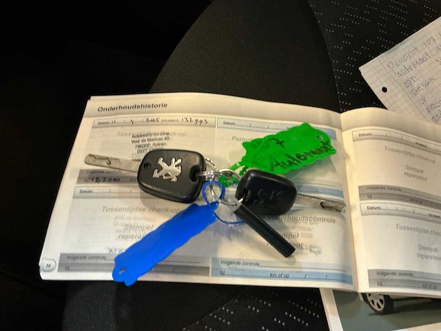 Peugeot - 2011 - 107 - 1.0-12v xs - personenauto - afbeelding 14 van  15