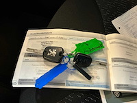 Peugeot - 2011 - 107 - 1.0-12v xs - personenauto - afbeelding 14 van  15