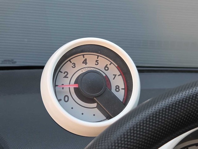 Peugeot - 2011 - 107 - 1.0 access accent - l-453-lg - afbeelding 6 van  22