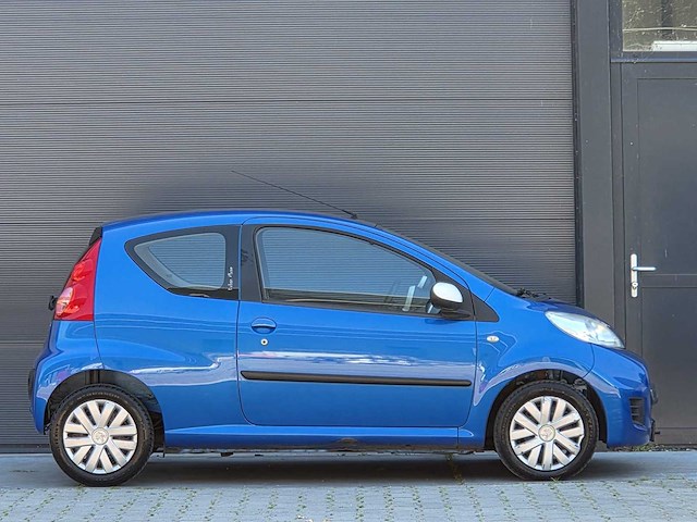 Peugeot - 2011 - 107 - 1.0 access accent - l-453-lg - afbeelding 7 van  11