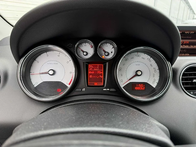 Peugeot - 2011 - 308 cc - 1.6 vti sport cabrio - nl-519-s - afbeelding 2 van  18
