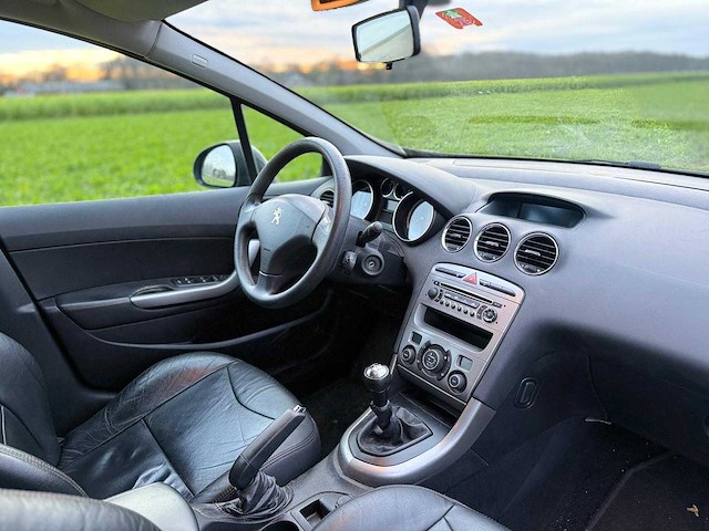 Peugeot - 2011 - 308 sw - 1.6 vti access - 95-spl-3 - afbeelding 12 van  13