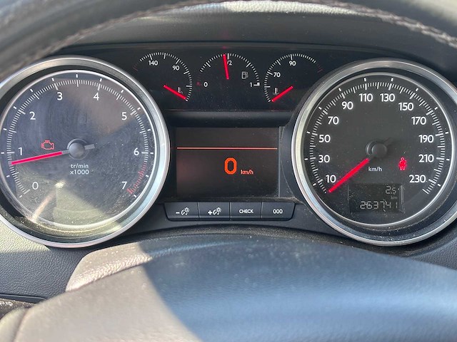 Peugeot - 2011 - 508 sw - 1.6 thp blue l. exe. - personenauto - afbeelding 2 van  27