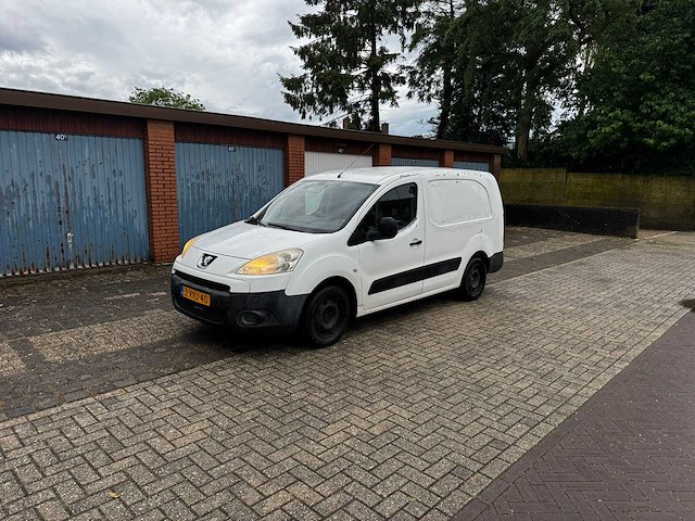 Peugeot - 2011 - partner - 122 1.6 hdi l2xt pr+ - personenauto - afbeelding 1 van  6