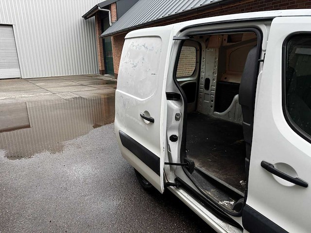 Peugeot - 2011 - partner - 122 1.6 hdi l2xt pr+ - personenauto - afbeelding 7 van  7