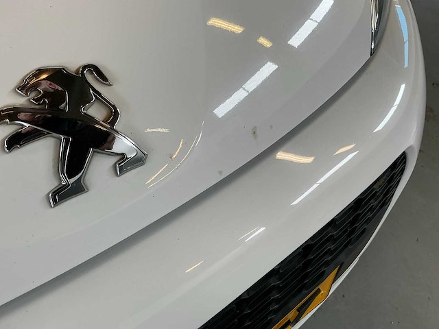 Peugeot - 2012 - 107 - 1.0 access accent - personenauto - afbeelding 3 van  12
