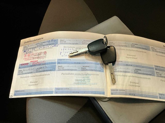 Peugeot - 2012 - 107 - 1.0 access accent - personenauto - afbeelding 9 van  12